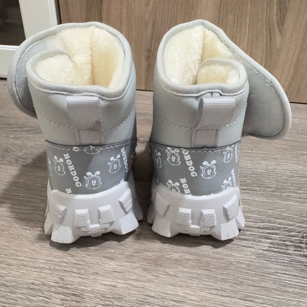 Shoes - Picture 4 of 5